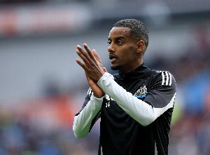 纽卡跟队：之前说伊萨克不会被卖是我错了，但当时这是确凿的信息