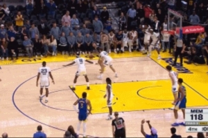 库里挥舞毛巾&全场鼓励手足相残😂！斯潘塞兄弟上演1V1对决