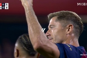 莱万接球爆射死角破门！奥尔莫直塞送助攻！巴萨5-0领先瓦伦！