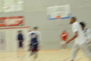 布克单打效率之高堪比杜兰特，但两人在一起咋就1+1<2了🧐