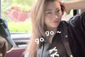 李梦：金秋时节，生日快乐！ 繁荣昌盛，大国情怀！