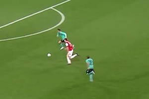 天才少年，潇洒十足！19岁的小威胁面对巅峰哈白布不落下风！