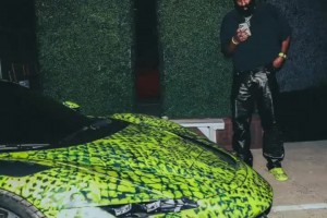 熟悉的味道！哈登球鞋同款配色法拉利现身《首发五虎》首映礼🥳