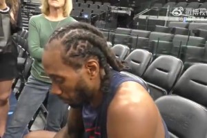 夸梅-布朗：布朗尼居然可以一场出手12次，他哪来这样的权力？