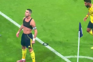 一身腱子肉！C罗这庆祝霸气十足😁